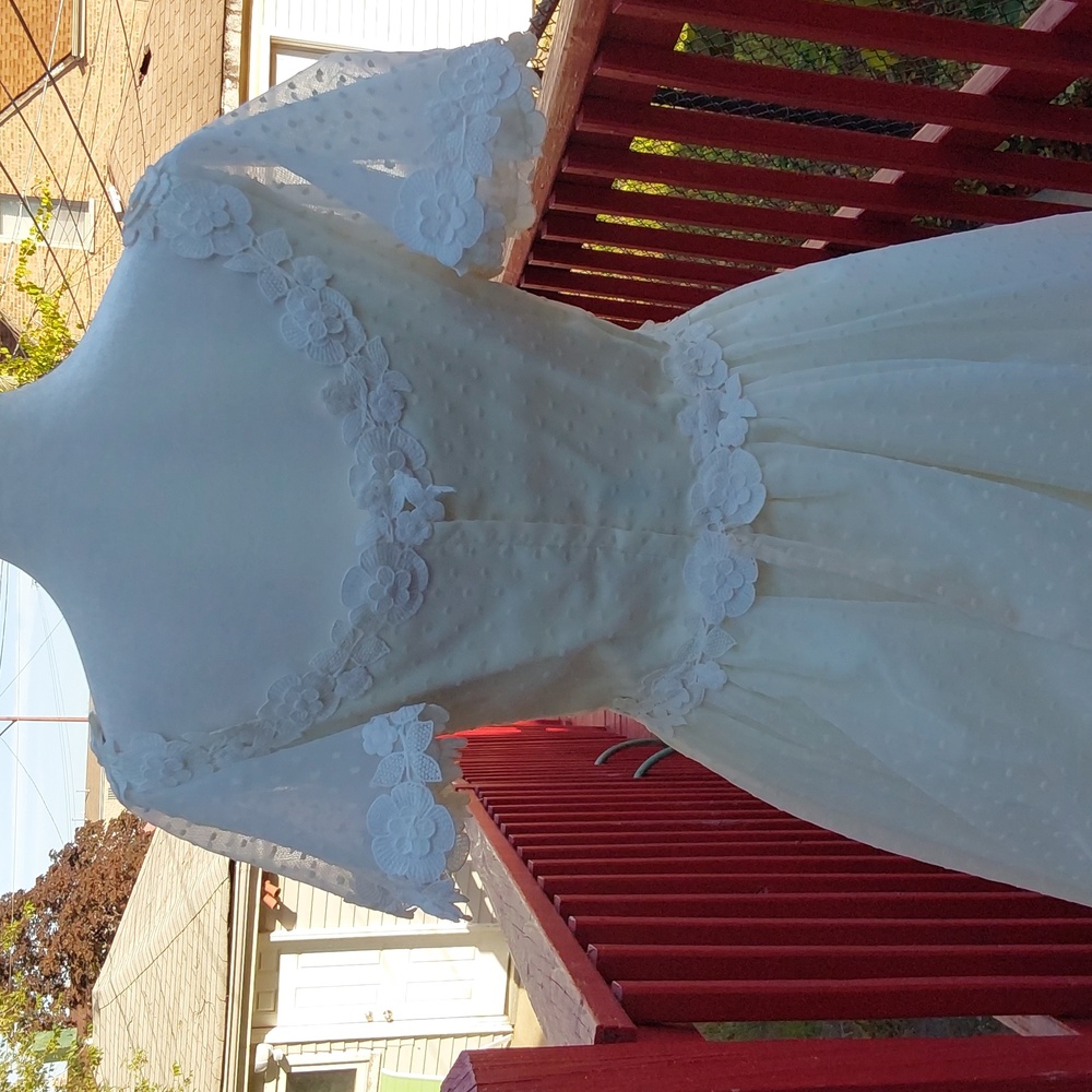 Vintage Floral Lace Wedding  Dress - Picture 4 of 5